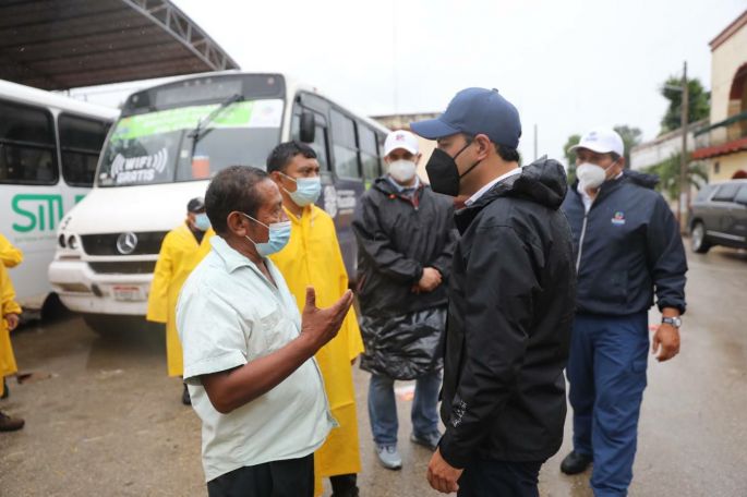 Tras el paso del huracán "Grace", el Gobernador Mauricio Vila Dosal realizó un recorrido por la zona afectada
