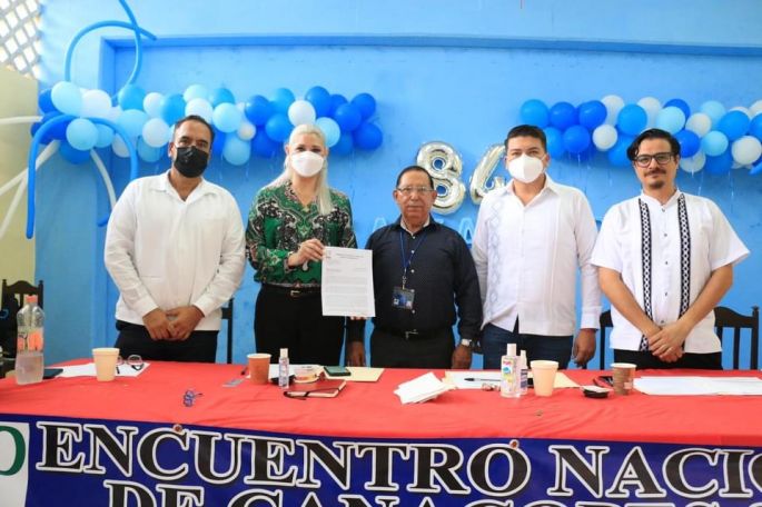 La senadora Verónica Camino reconoce el esfuerzo de los comerciantes en pequeño, "son el corazón económico de nuestro país"
