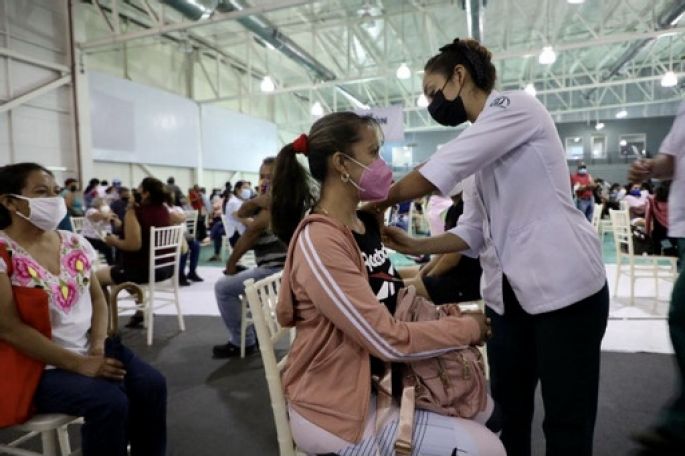 Inicia aplicación de segundas dosis Pfizer en Mérida a personas que faltan por completar su esquema de vacunación