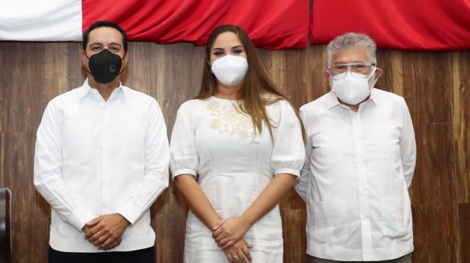 Acude el Gobernador Mauricio Vila Dosal a la sesión de apertura del primer periodo ordinario de sesiones de la 63 Legislatura del Congreso del Estado