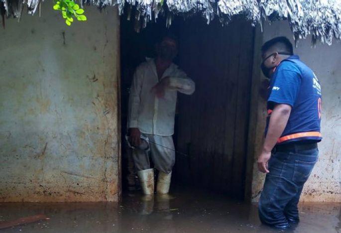 Familias afectadas por inundaciones del sur de Yucatán continúan recibiendo apoyo del Gobierno del Estado