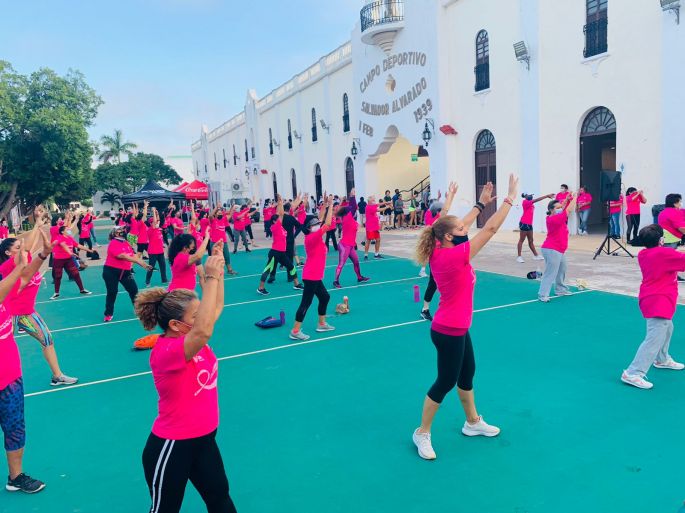 Activación Física Rosa, con motivo de la lucha contra el cáncer de mama