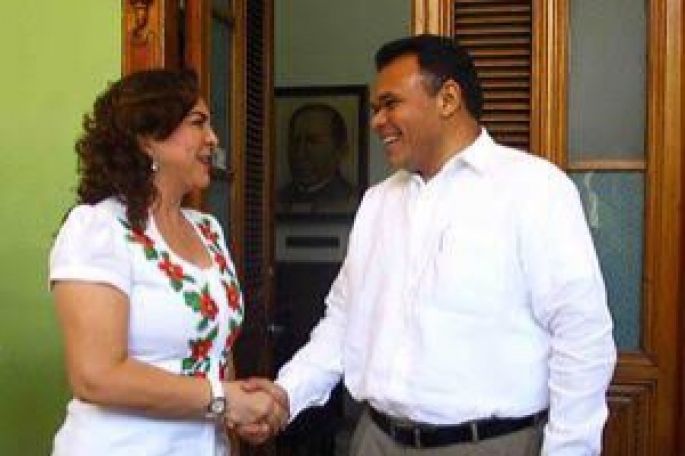 La denuncia contra Rolando Zapata, otra primera piedra de Ivonne