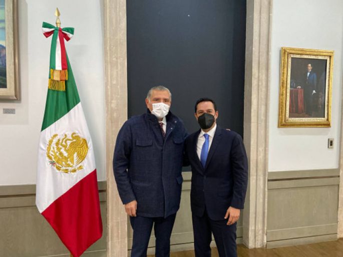El Gobernador Mauricio Vila Dosal se reúne con funcionarios del Gobierno federal
