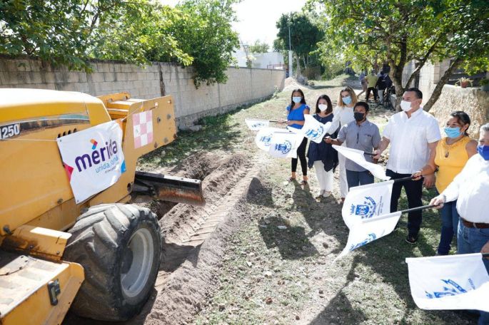 El alcalde Renán Barrera Concha continúa acercando los servicios básicos a las comisarías
