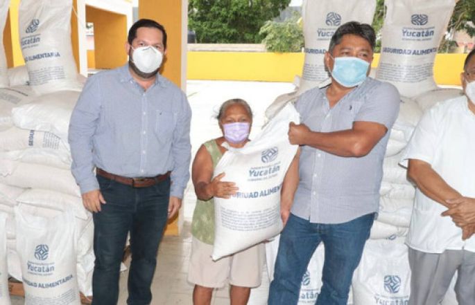 El Gobierno del Estado contribuye con la alimentación de 3,250 familias de Tixkokob y Acanceh