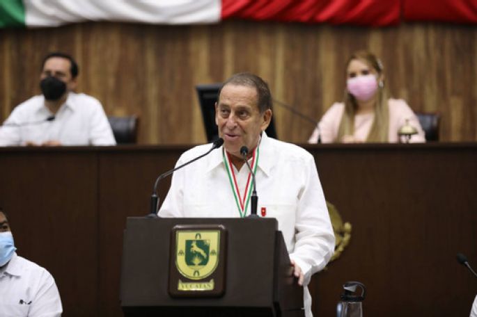 Recibe Manuel Díaz Rubio la medalla "Héctor Victoria Aguilar" por su labor altruista y filantrópica