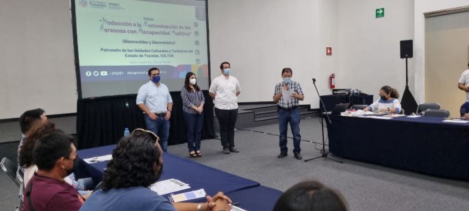 Cultur capacita a su personal para que de trato más digno a personas con discapacidad auditiva