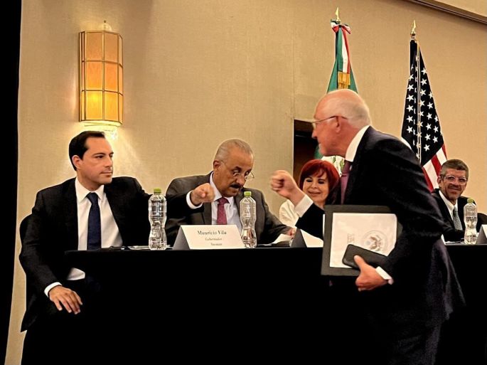 Mauricio Vila refrenda, con estados del sur sureste y la Embajada de EEUU en México, trabajo conjunto para impulsar acciones que detonen la región 