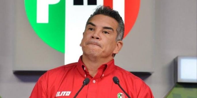 Alejandro Moreno se defiende como gato panza arriba