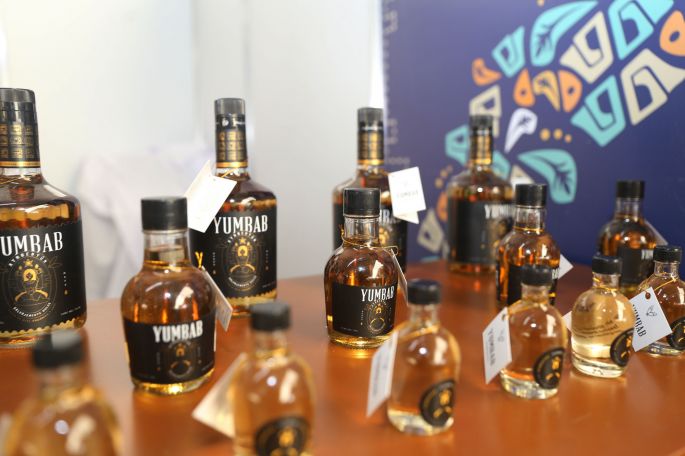 Licor hecho con miel de dzidzilché incursiona en el mercado nacional