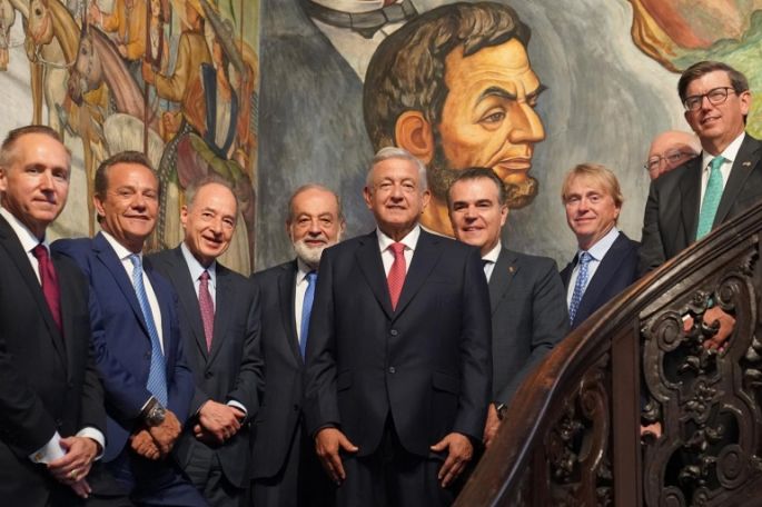 AMLO dialoga con empresarios mexicanos y estadounidenses en Washington