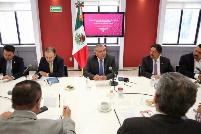 Se reúne Secretario de Gobernación con mineros de Cananea