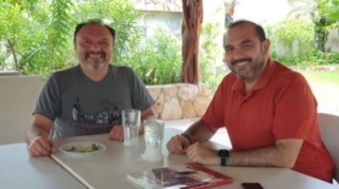 En la sombría Casa del Pueblo se manejan nombres de los nacidos para perder