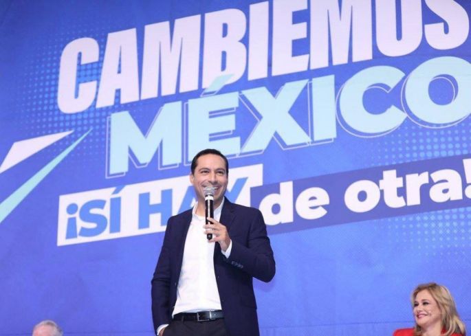 Mauricio Vila encabeza encuesta de Mitofsky sobre mejores gobernadores evaluados en septiembre