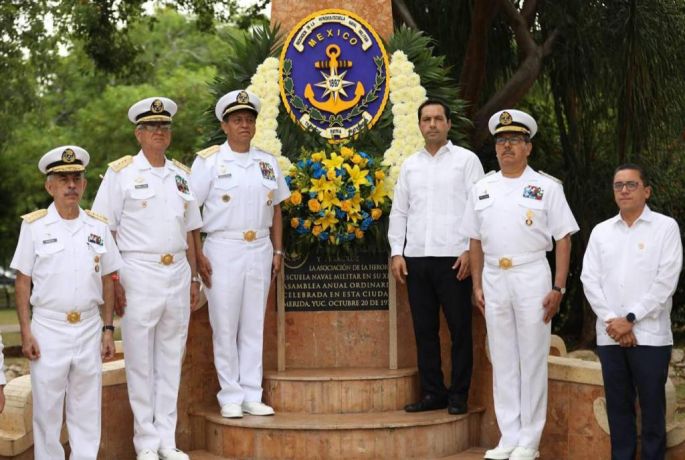 El gobernador y el subsecretario de la Marina encabezaron la ceremonia de conmemoración de la Gesta Heroica de la Defensa del Puerto de Veracruz 