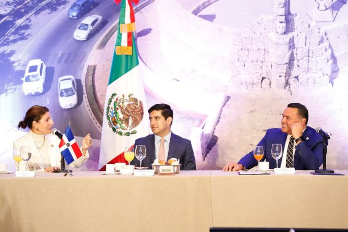 El Alcalde Renán Barrera estrecha relaciones con Embajadores de países de América Latina y el Caribe