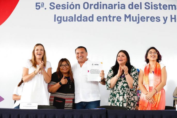 El Alcalde Renán Barrera presenta el protocolo para prevenir el hostigamiento y acoso sexual a las trabajadoras del Municipio