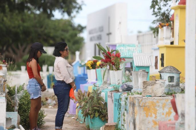 Transcurre sin incidentes la conmemoración de los Fieles Difuntos en Mérida