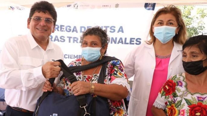 Parteras tradicionales de Yucatán reciben el apoyo del Gobernador Mauricio Vila Dosal para preservar su milenaria labor