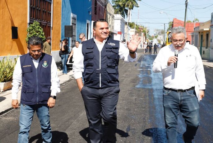 El Alcalde Renán Barrera supervisa obras que mejoran la movilidad urbana en el centro