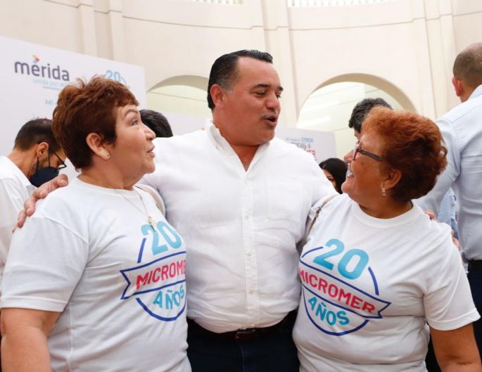 Anuncia el Alcalde Renán Barrera más créditos para las pequeñas y medianas empresas