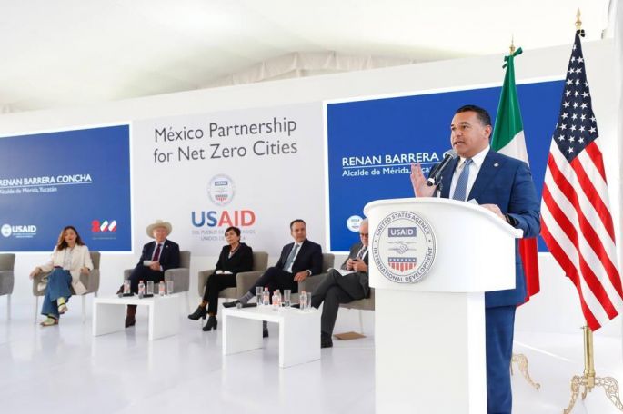 El Alcalde Renán Barrera anunció que Mérida cooperará a nivel nacional e internacional para reducir el impacto del cambio climático