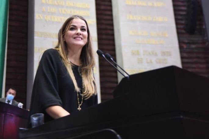 Propone Cecilia Patrón crear el Instituto Nacional del Cáncer de Mama