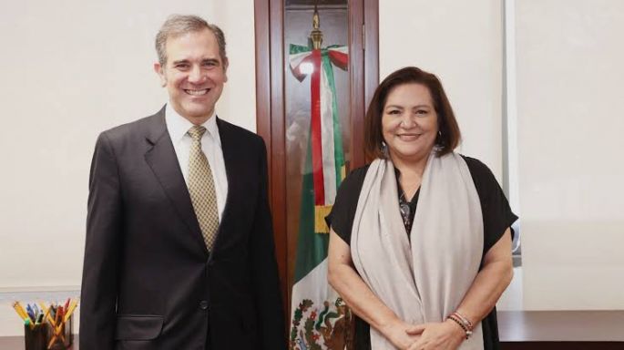Árbitro perverso: No más cobardes rodillazos a la democracia en México