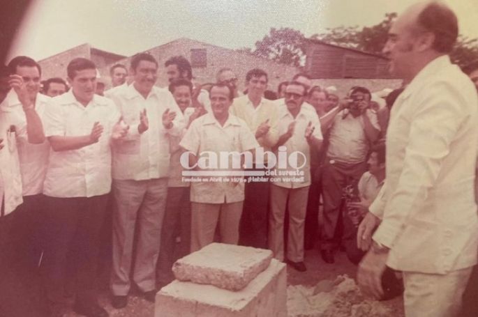Foto del Recuerdo: López Portillo puso la primera piedra del local de la CNC en Yucatán