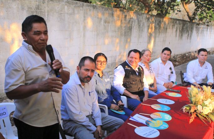 Inaugura Joaquín Díaz Mena, las mejoras realizadas en la casa ejidal del municipio de Kopomá