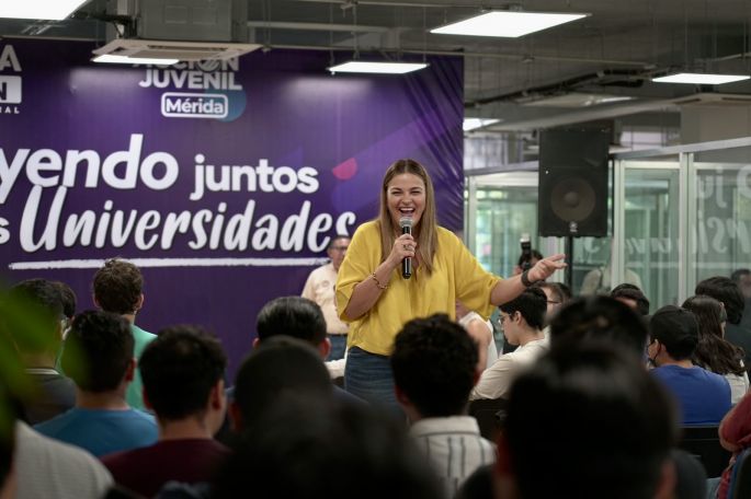Cecilia Patrón comparte experiencia con estudiantes del Tec de Mérida