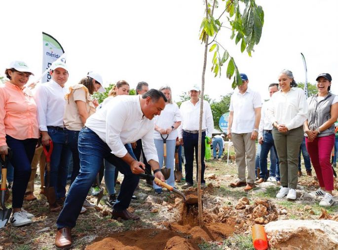 Renán Barrera fomenta una ciudad más verde y amigable
