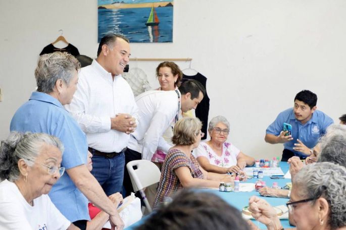 Renán Barrera establece alianzas estratégicas en beneficio de las personas mayores