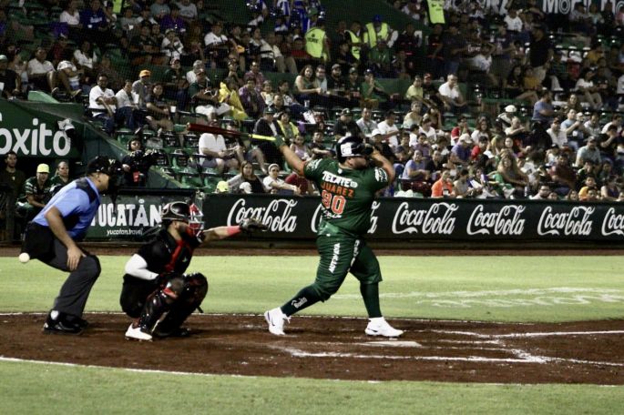Con un “peponazo”, los Leones de Yucatán aseguran la serie ante los Piratas de Campeche
