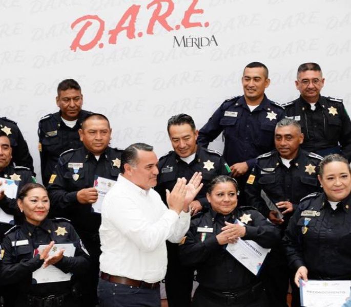 Renán Barrera trabaja para prevenir las adicciones y la violencia en el Municipio