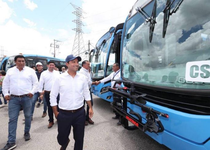 Presenta el Gobernador Mauricio Vila las 33 nuevas unidades que brindarán servicio en las nuevas rutas "Va y ven" en Ciudad Caucel