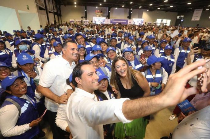 Gobernador Mauricio Vila acerca nuevos servicios médicos a las familias yucatecas a través de la nueva Tarjeta Universal de Salud