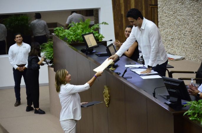 Karla Franco presente iniciativa para prevenir violencias en la salud de las mujeres