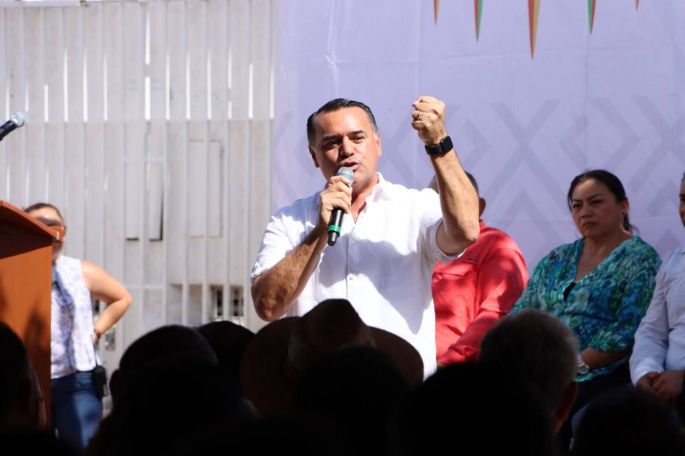 Renán Barrera suma a ex alcaldes priistas y perredistas de todo el estado al proyecto Yucatán