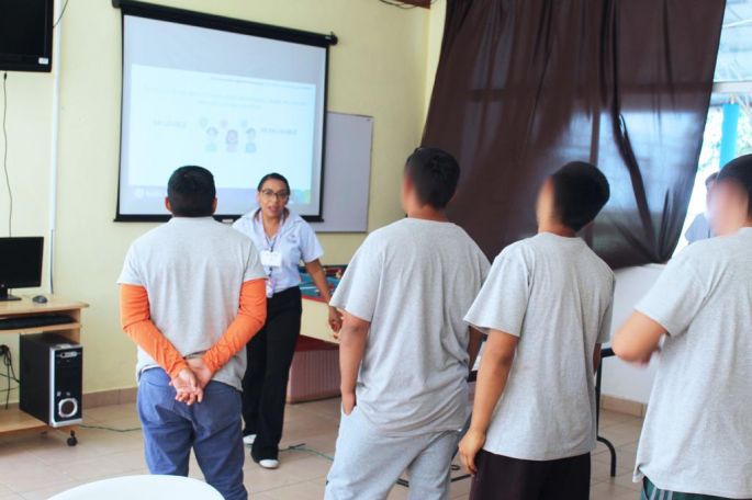 SEMUJERES promueve la prevención de embarazos adolescentes y de la violencia de género en el CEAMA