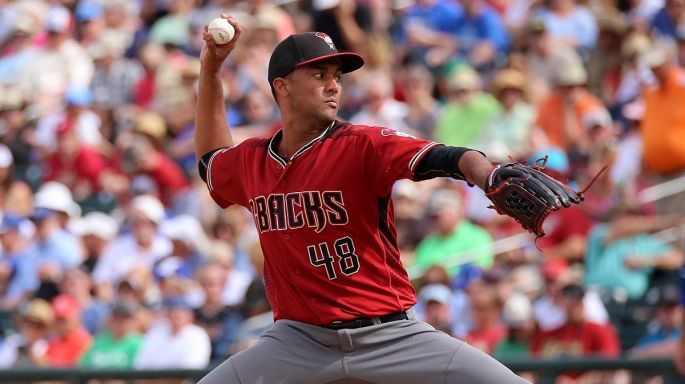 Llega a Leones el pitcher panameño Randall Delgado 
