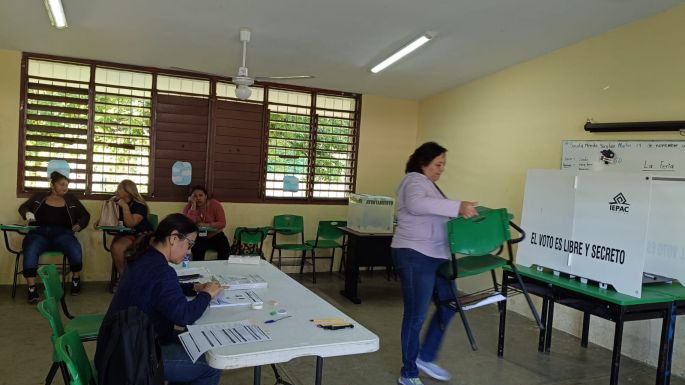 En una jornada tranquila y con alta participación se desarrolla la elección de comisarios en Mérida: Cecilia Patrón 