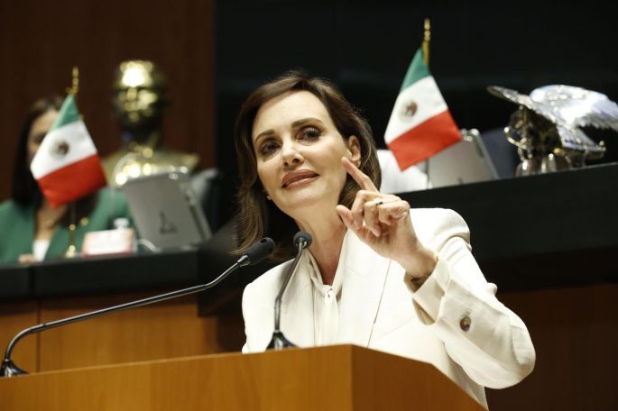 La derecha mexicana, "abanica" para el 2030 a la Senadora Lilly Téllez