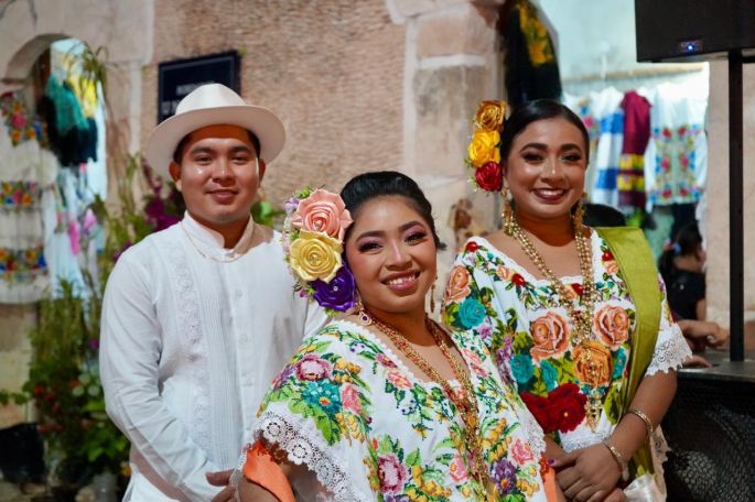 Presentan certificado de Artesanía Yucateca
