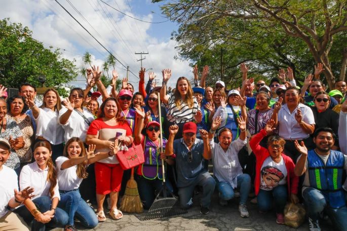 Atiende Cecilia Patrón a totalidad el Polígono 108: “Mantendremos limpia cada calle de Mérida”
