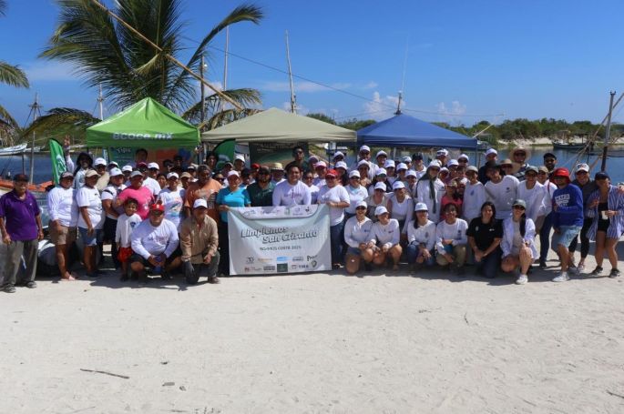 Impulsan limpieza y conservación del puerto de abrigo San Crisanto-Chabihau