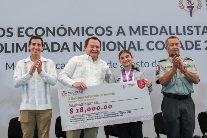 Reconocen a medallistas yucatecos con estímulos económicos