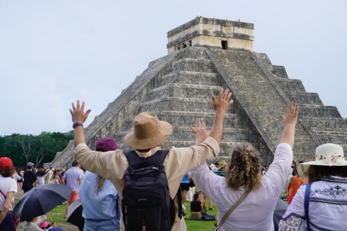 Con afluencia récord, Chichén Itzá vive equinoccio de otoño