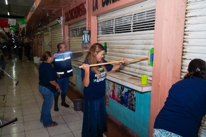 Limpieza integral en el Lucas de Gálvez 